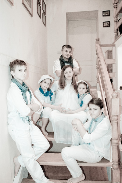 Leonov family